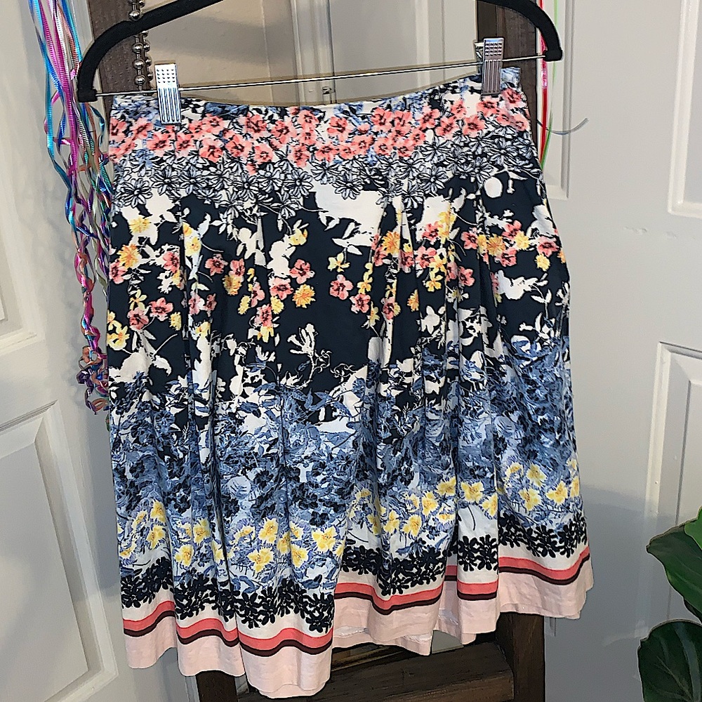 Petite, Knee-Length Floral Skirt